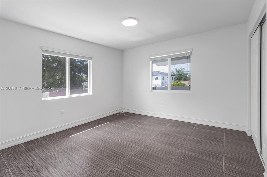 For Rent: $2,800 (3 beds, 2 baths, 2400 Square Feet)