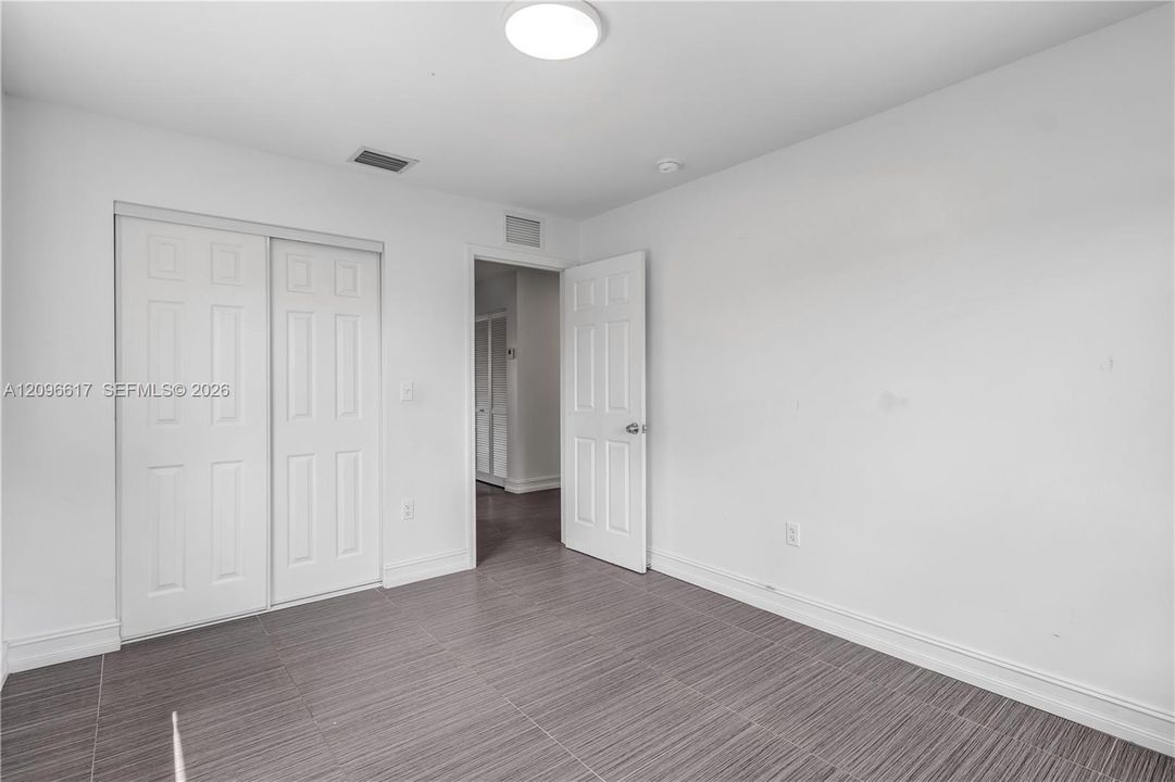 For Rent: $2,800 (3 beds, 2 baths, 2400 Square Feet)