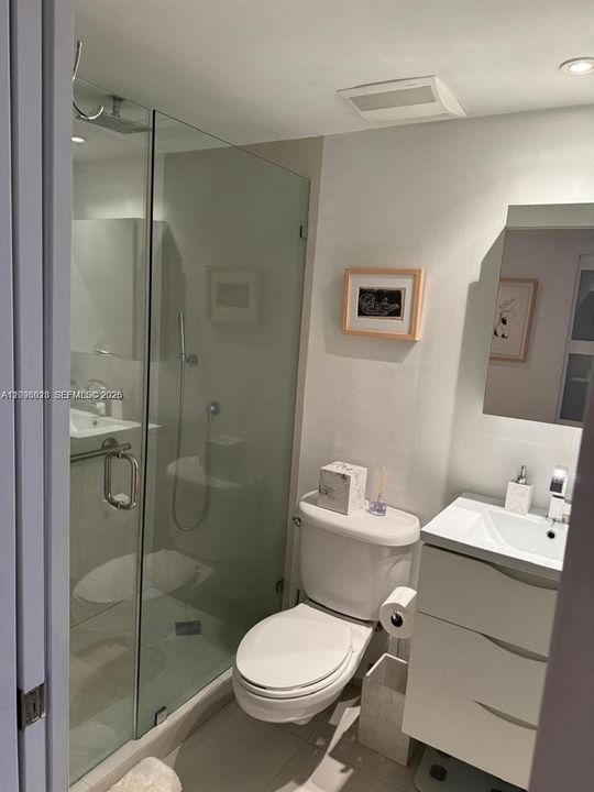 For Rent: $3,450 (0 beds, 1 baths, 592 Square Feet)