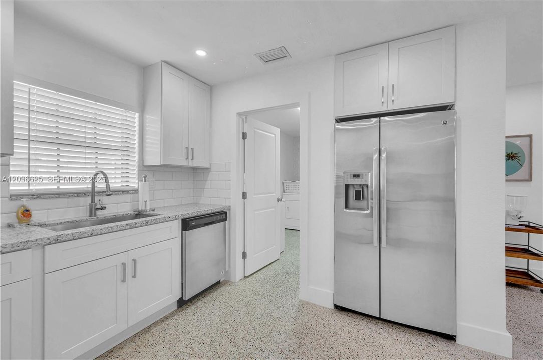 For Rent: $4,800 (4 beds, 2 baths, 2064 Square Feet)