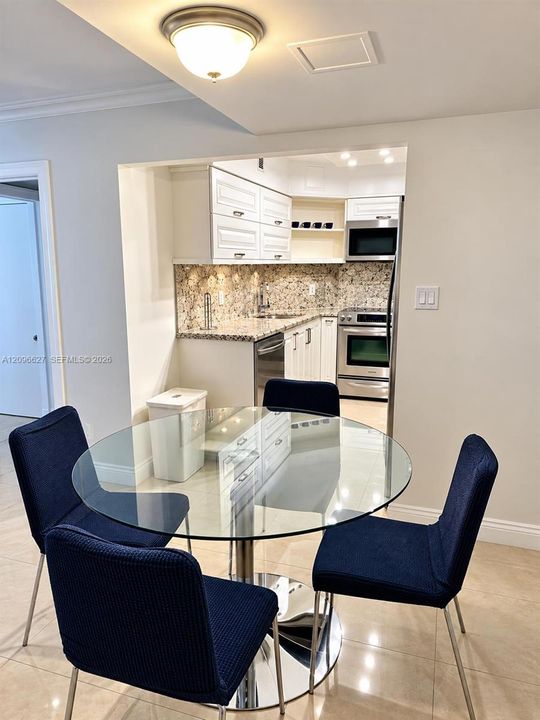 For Rent: $4,200 (2 beds, 2 baths, 960 Square Feet)