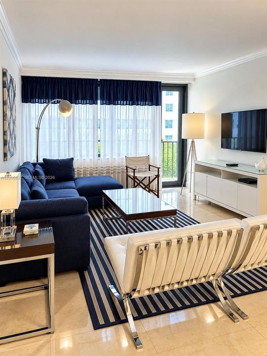 For Rent: $4,200 (2 beds, 2 baths, 960 Square Feet)