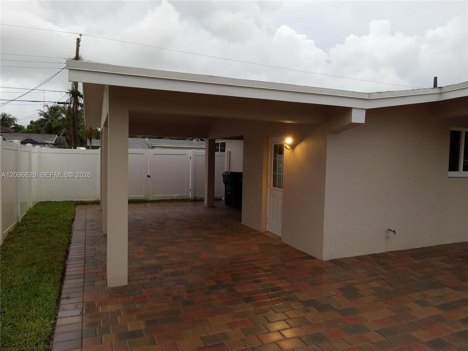 В аренду: $3,500 (3 спален, 2 ванн, 1058 Квадратных фут)