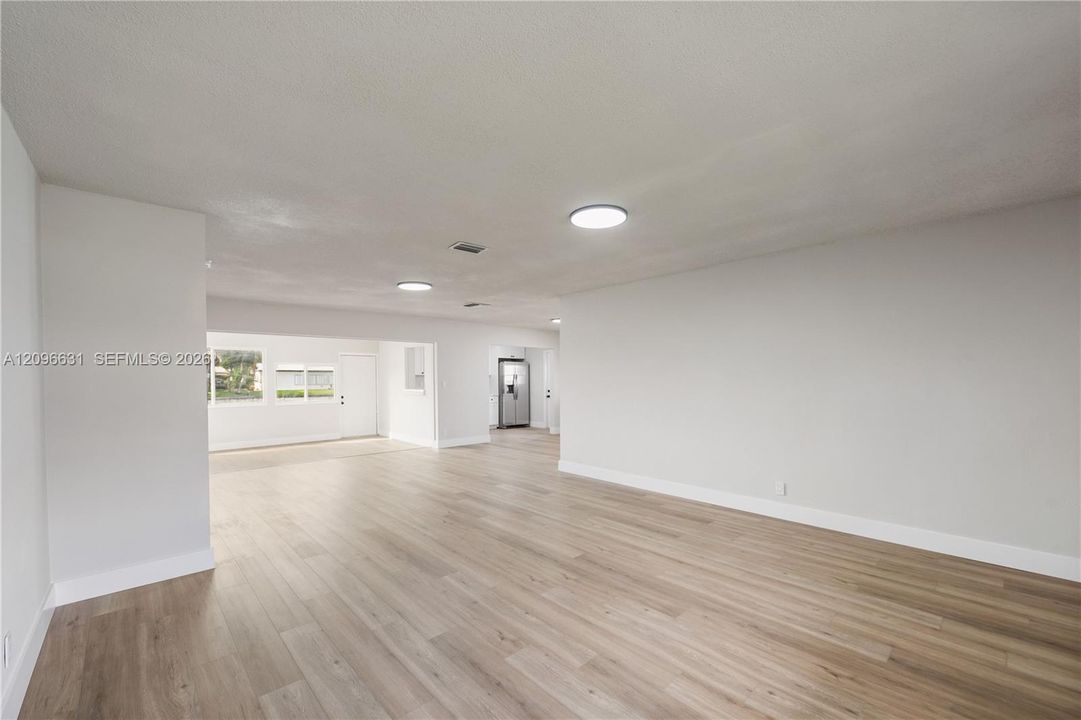 En Venta: $379,000 (2 camas, 2 baños, 1443 Pies cuadrados)