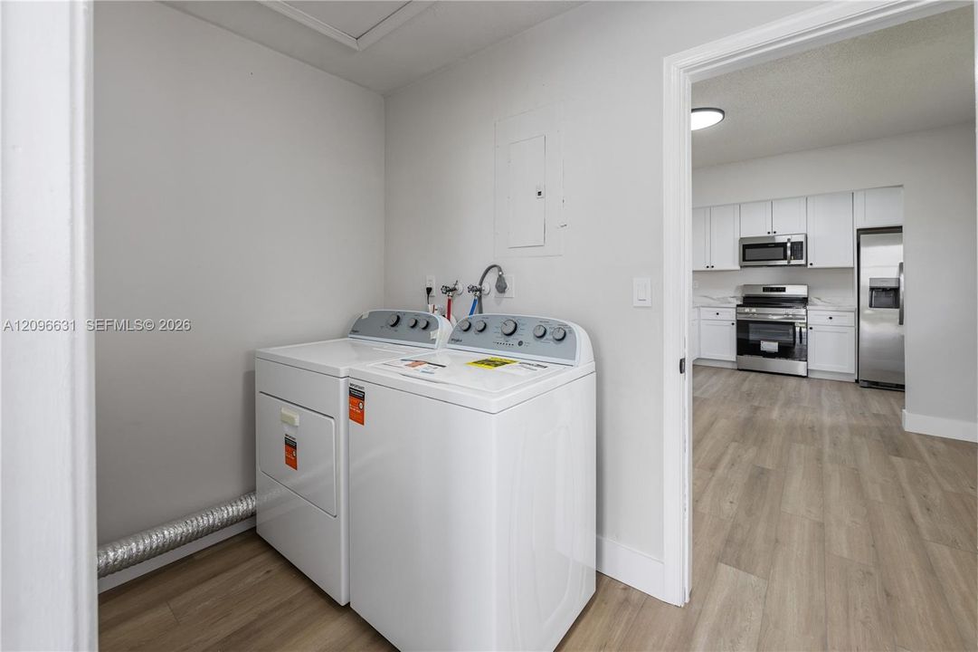 En Venta: $379,000 (2 camas, 2 baños, 1443 Pies cuadrados)