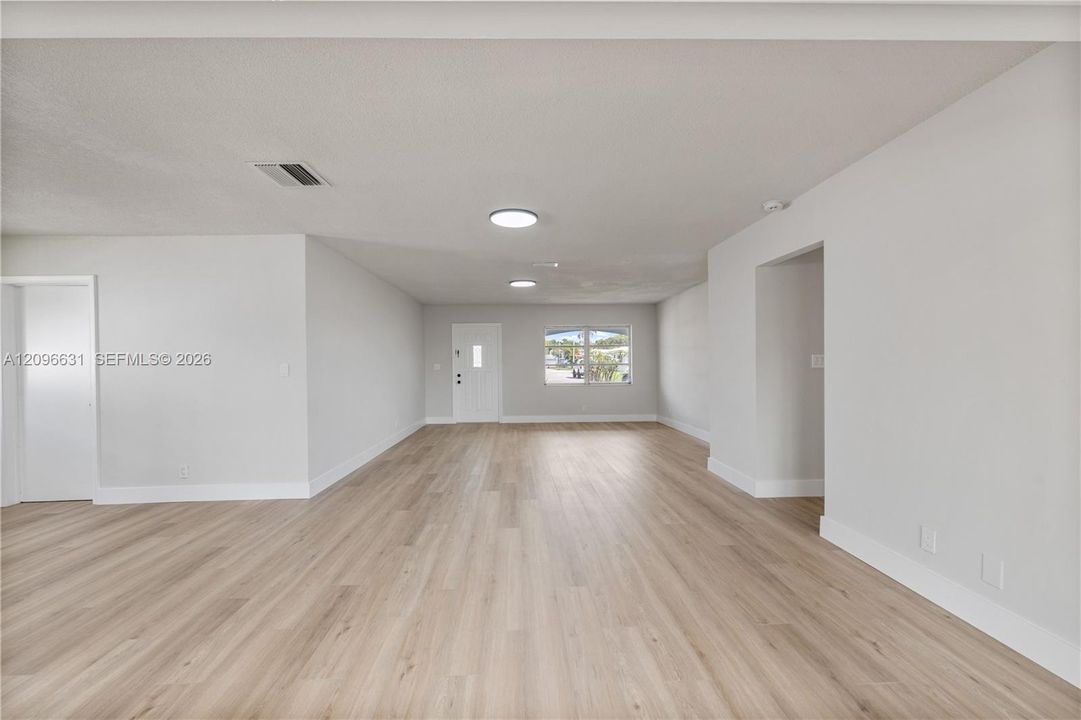 En Venta: $379,000 (2 camas, 2 baños, 1443 Pies cuadrados)