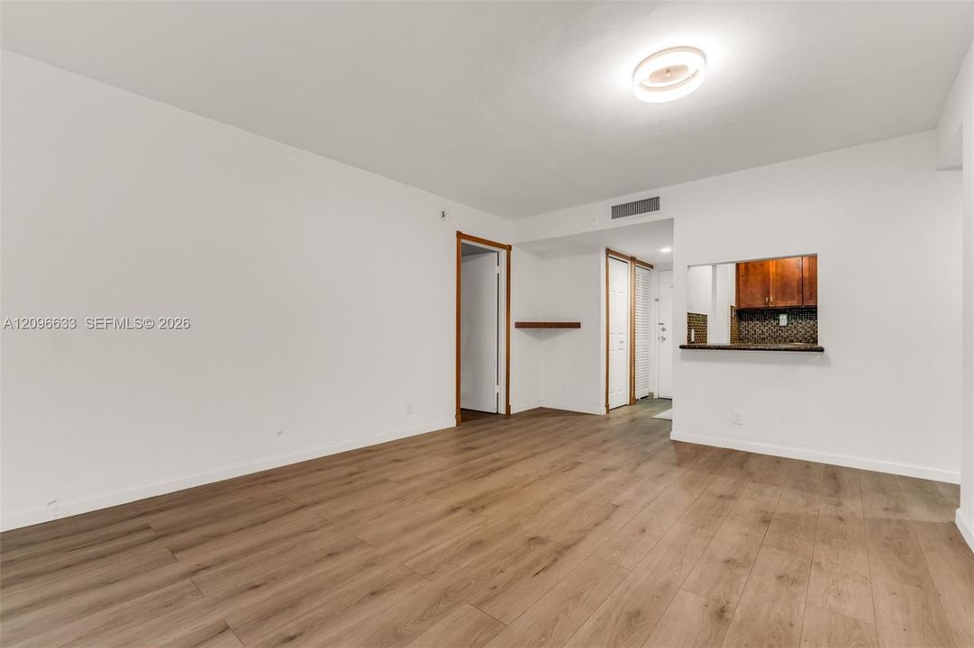 En Renta: $2,225 (2 camas, 2 baños, 956 Pies cuadrados)