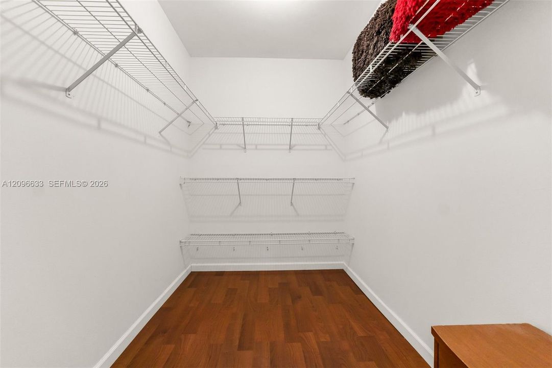 En Renta: $2,225 (2 camas, 2 baños, 956 Pies cuadrados)