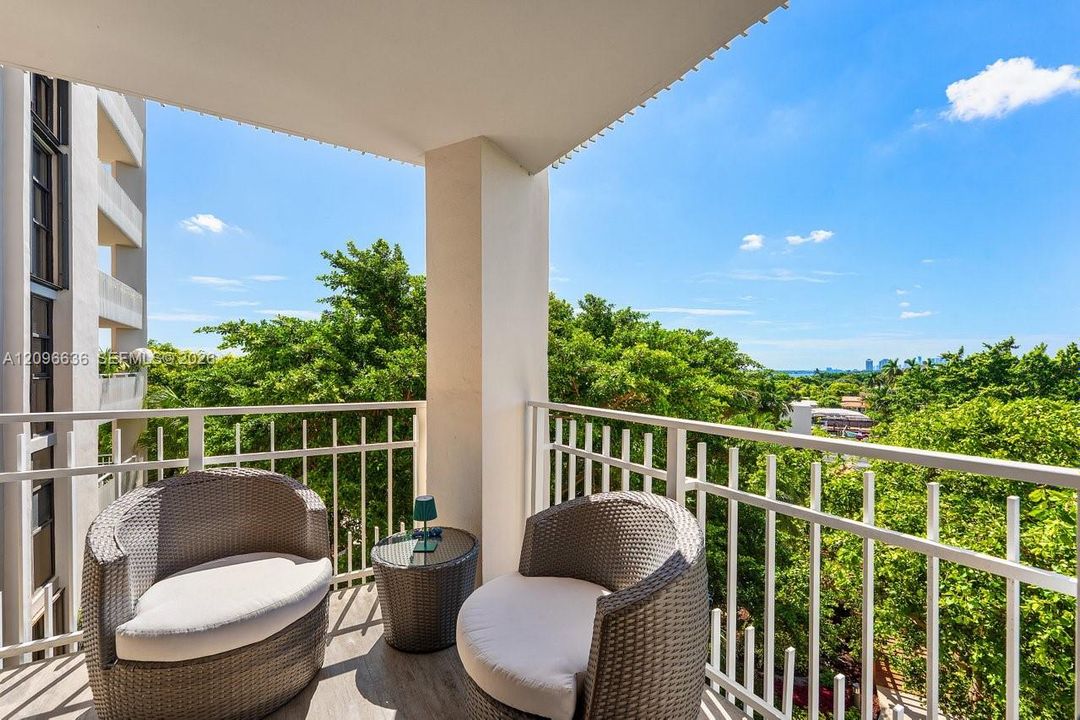 En Venta: $325,000 (2 camas, 2 baños, 1312 Pies cuadrados)