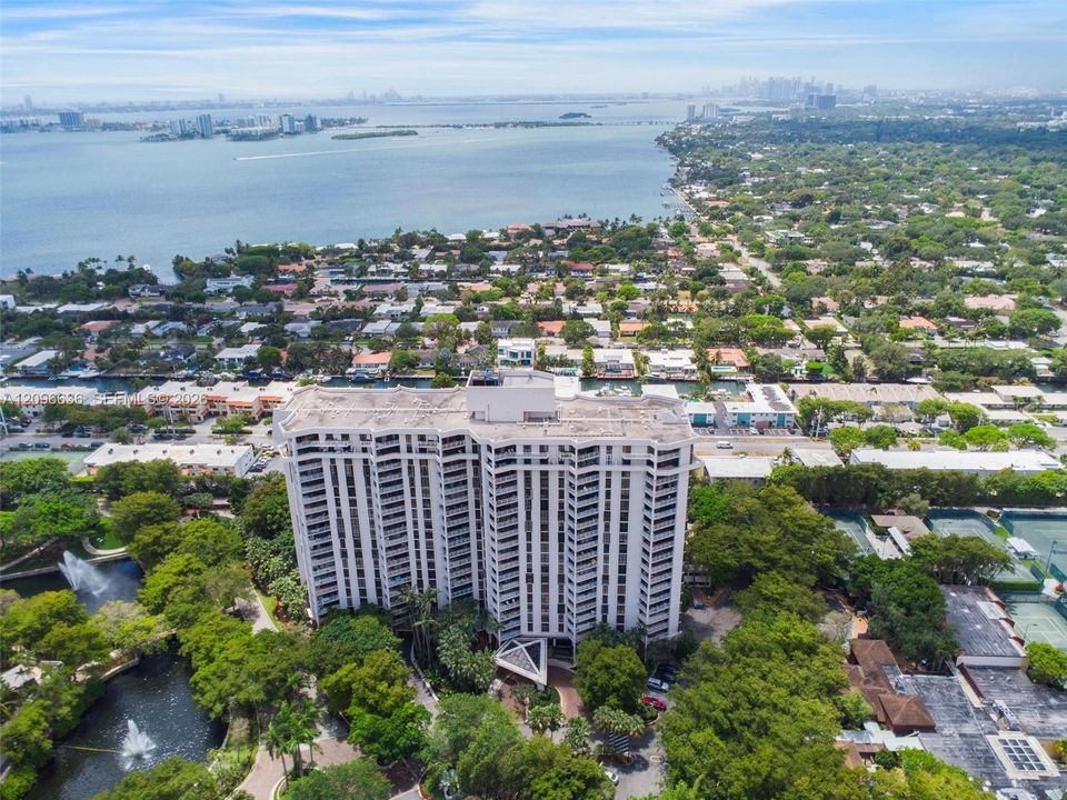 En Venta: $325,000 (2 camas, 2 baños, 1312 Pies cuadrados)