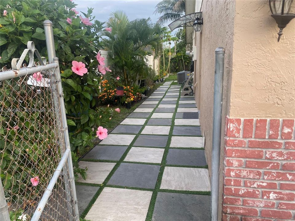For Rent: $1,700 (1 beds, 1 baths, 0 Square Feet)