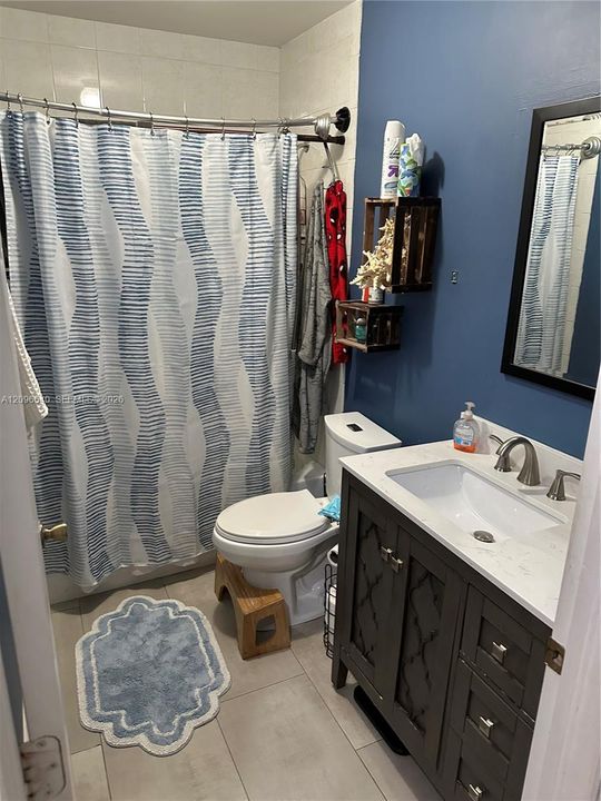 En Venta: $700,000 (4 camas, 2 baños, 1572 Pies cuadrados)