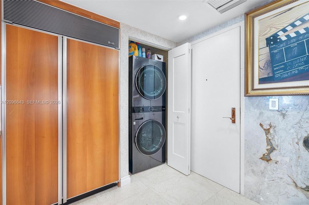 For Sale: $1,699,000 (2 beds, 2 baths, 1740 Square Feet)