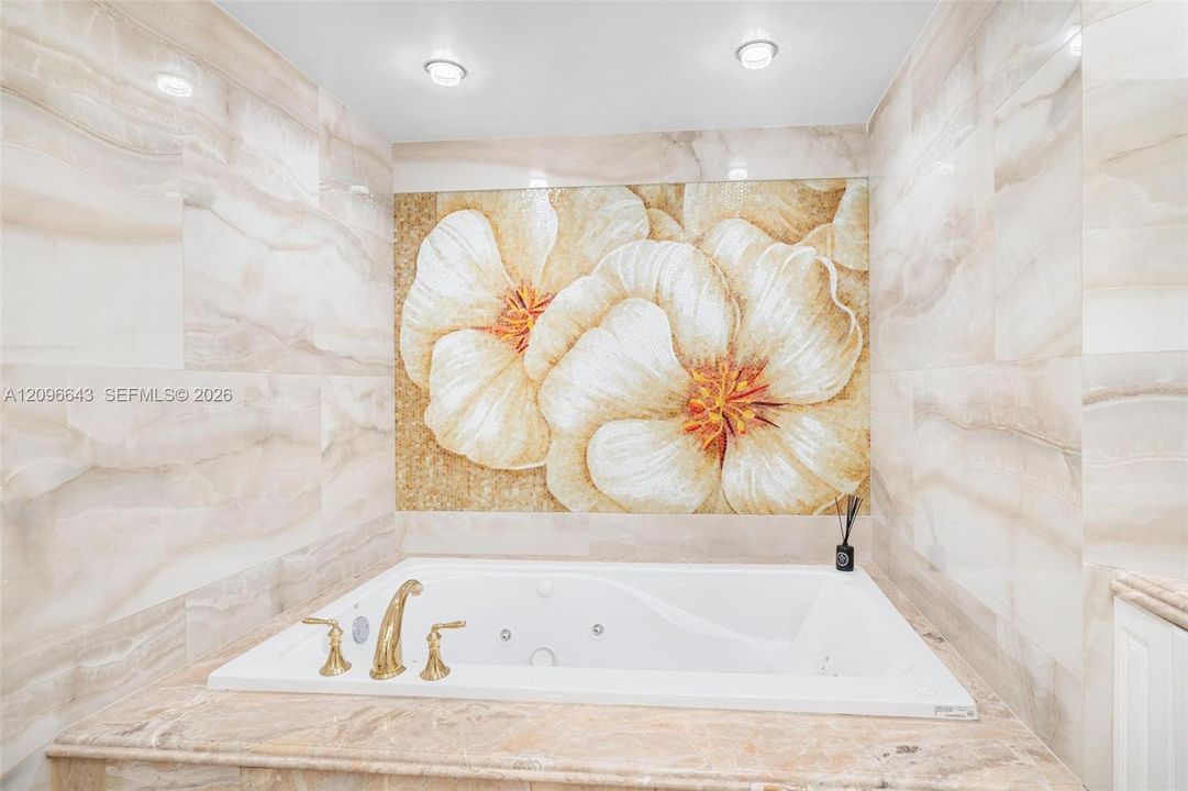 For Sale: $1,699,000 (2 beds, 2 baths, 1740 Square Feet)