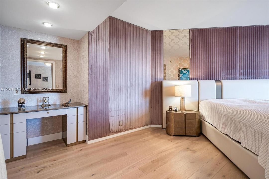 For Sale: $1,699,000 (2 beds, 2 baths, 1740 Square Feet)