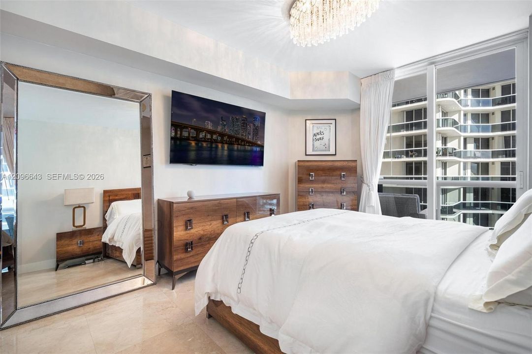 For Sale: $1,699,000 (2 beds, 2 baths, 1740 Square Feet)