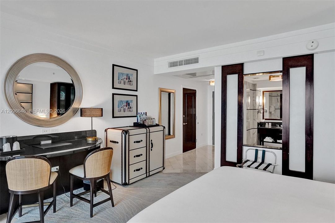 913-second bedroom