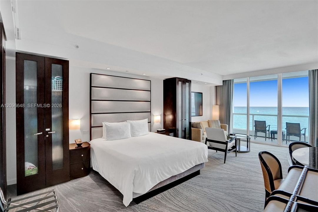 913-second bedroom