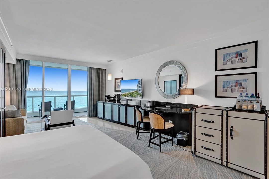 913-second bedroom