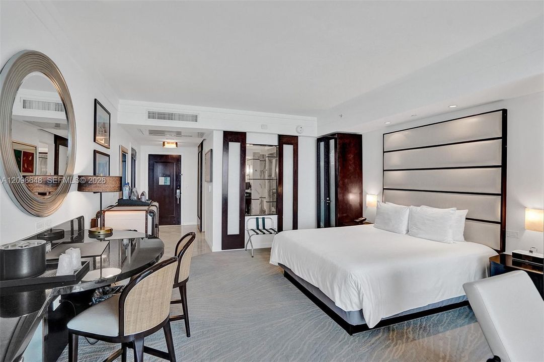 913-second bedroom