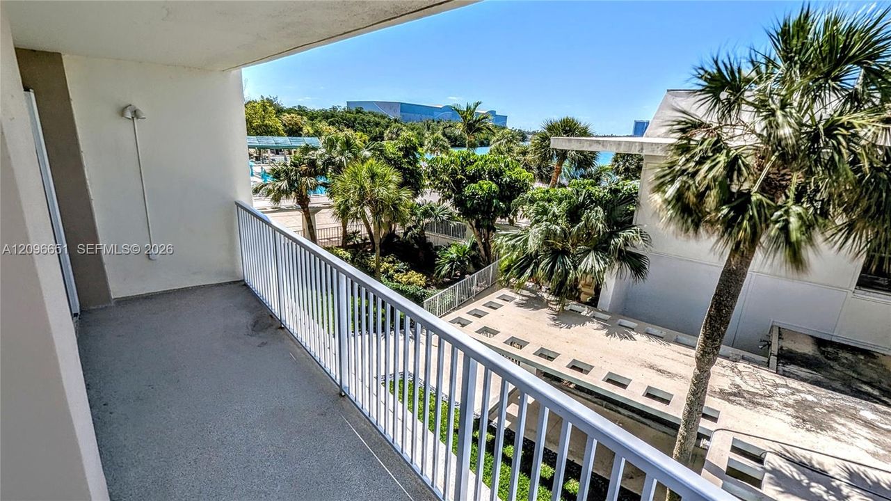 For Sale: $532,900 (3 beds, 2 baths, 1570 Square Feet)