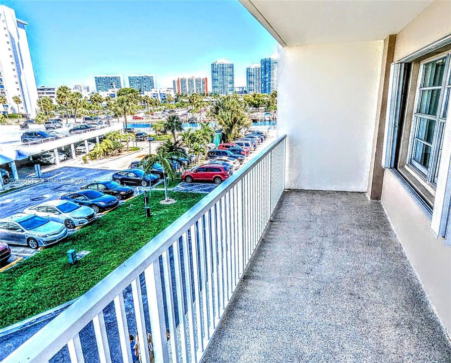 For Sale: $532,900 (3 beds, 2 baths, 1570 Square Feet)