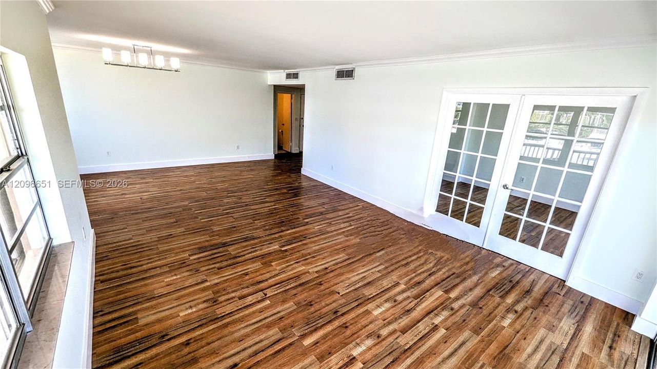 For Sale: $532,900 (3 beds, 2 baths, 1570 Square Feet)