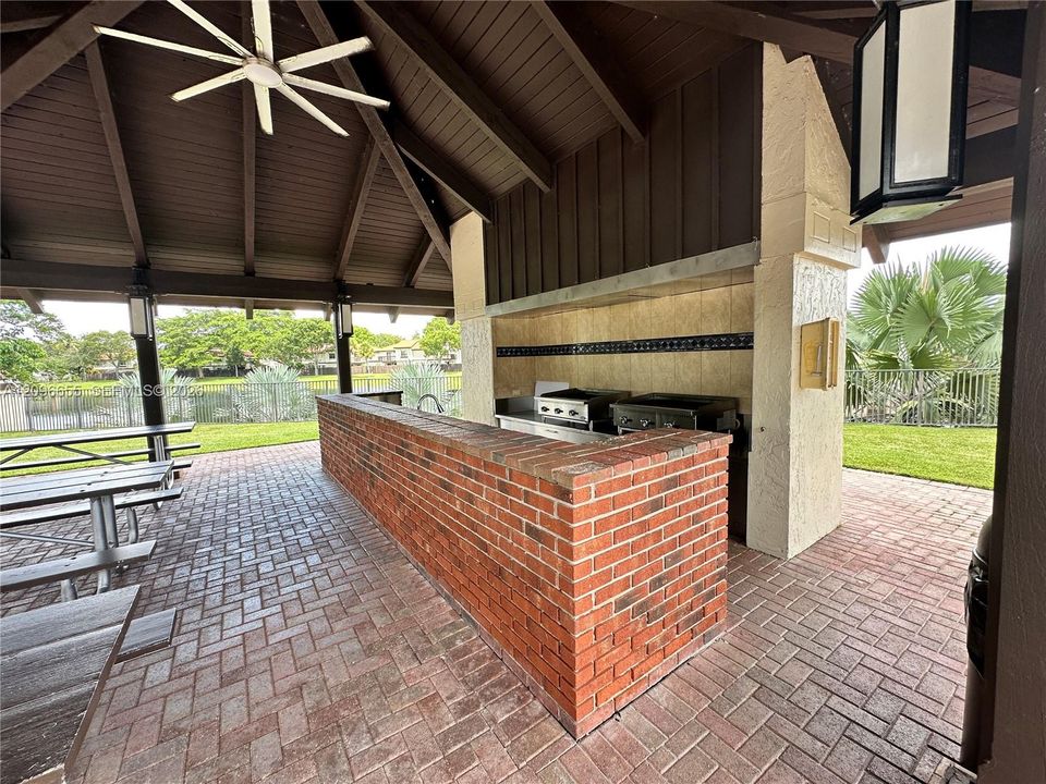 En Venta: $339,000 (2 camas, 2 baños, 1253 Pies cuadrados)