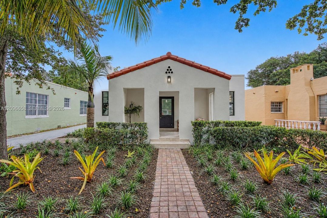 For Sale: $1,285,000 (3 beds, 1 baths, 1745 Square Feet)