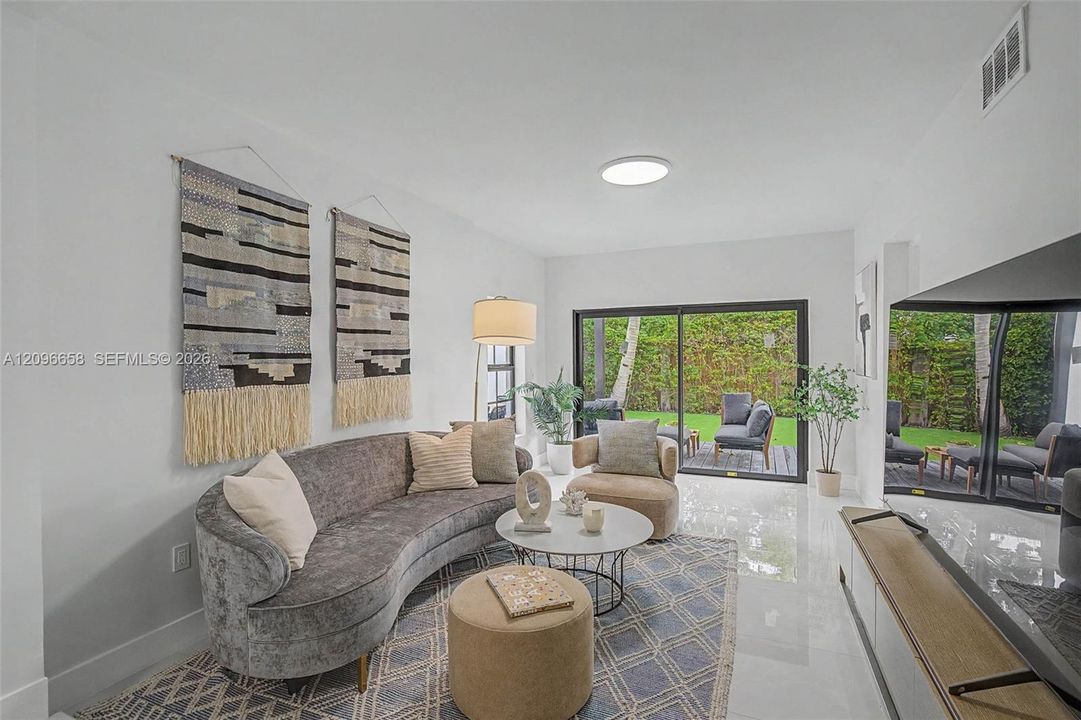 For Sale: $1,285,000 (3 beds, 1 baths, 1745 Square Feet)