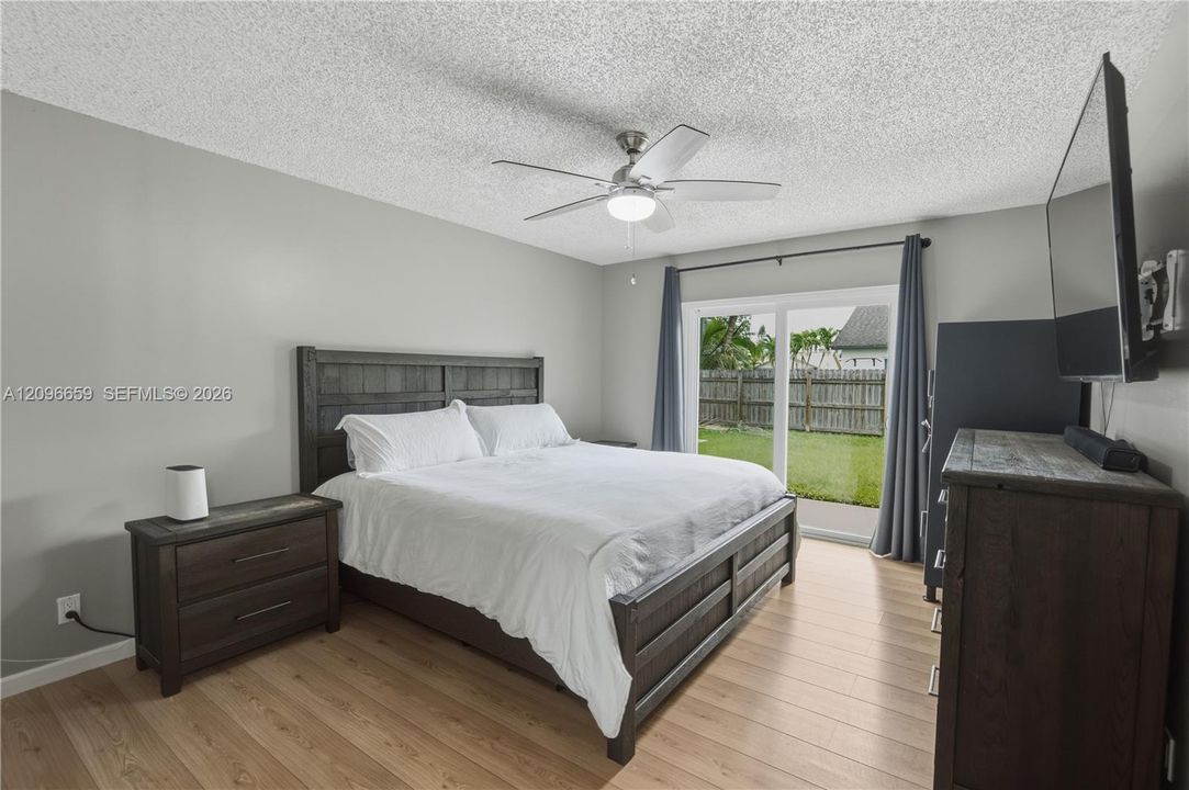 For Sale: $489,000 (3 beds, 2 baths, 1158 Square Feet)
