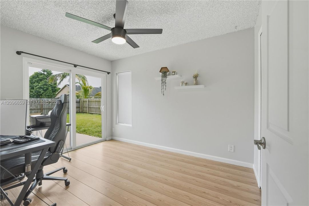For Sale: $489,000 (3 beds, 2 baths, 1158 Square Feet)