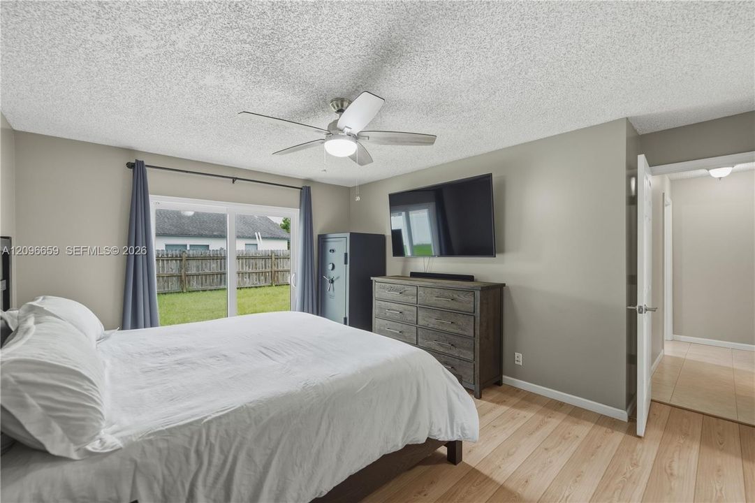 For Sale: $489,000 (3 beds, 2 baths, 1158 Square Feet)