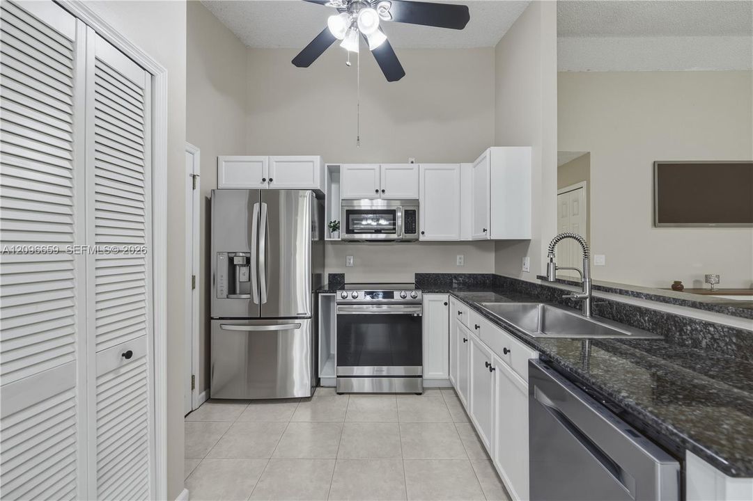 For Sale: $489,000 (3 beds, 2 baths, 1158 Square Feet)