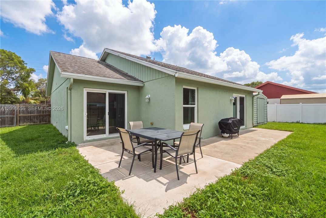 For Sale: $489,000 (3 beds, 2 baths, 1158 Square Feet)