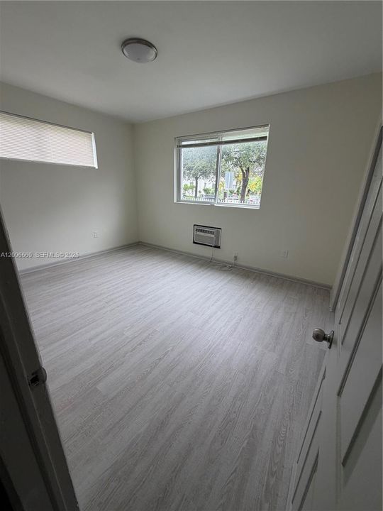 For Rent: $2,700 (2 beds, 1 baths, 850 Square Feet)
