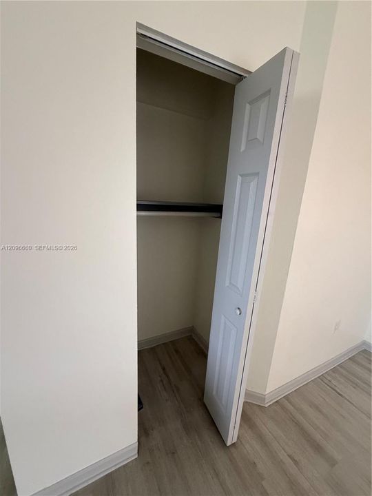 For Rent: $2,700 (2 beds, 1 baths, 850 Square Feet)