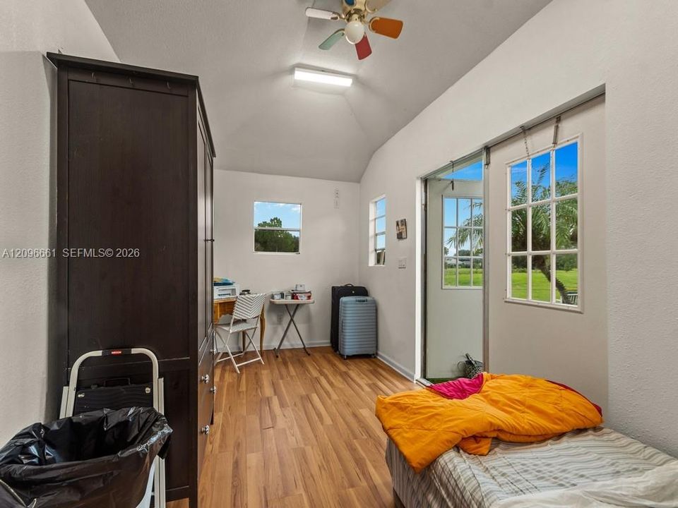 En Venta: $477,700 (3 camas, 2 baños, 2106 Pies cuadrados)