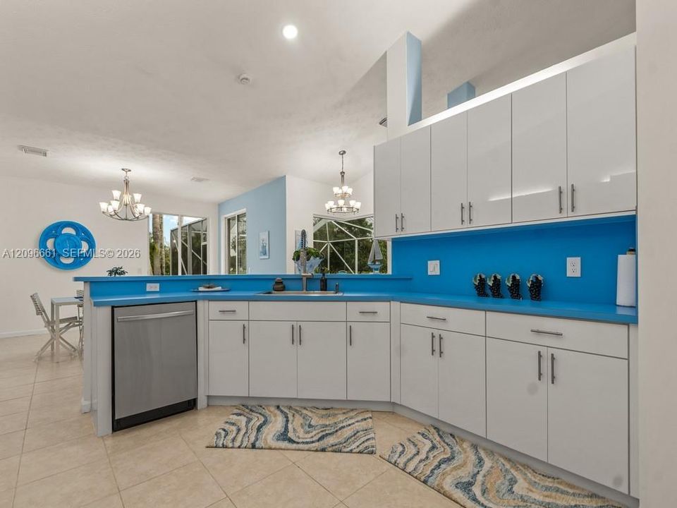 En Venta: $477,700 (3 camas, 2 baños, 2106 Pies cuadrados)