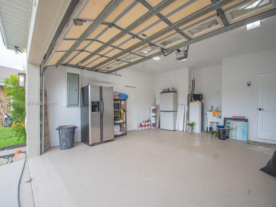 En Venta: $477,700 (3 camas, 2 baños, 2106 Pies cuadrados)