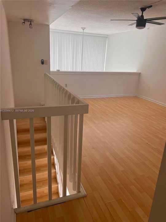 For Rent: $2,300 (1 beds, 2 baths, 1076 Square Feet)