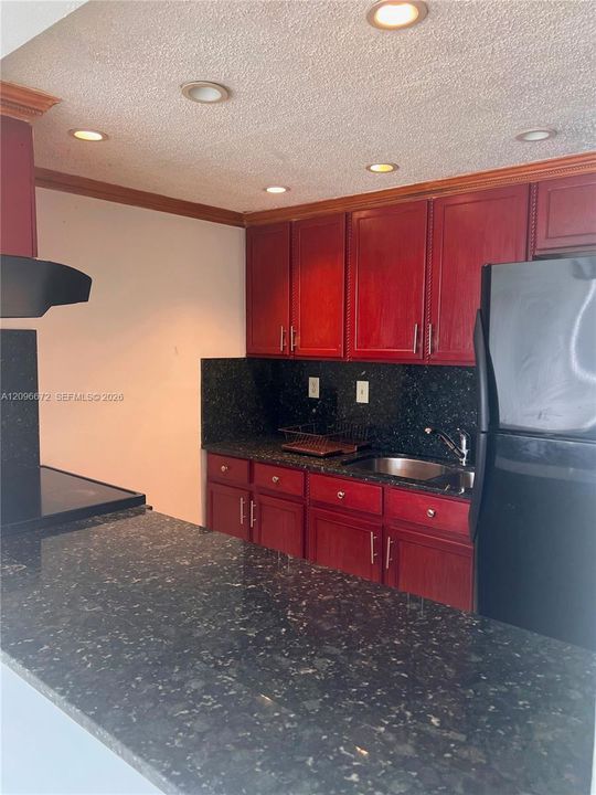For Rent: $2,300 (1 beds, 2 baths, 1076 Square Feet)