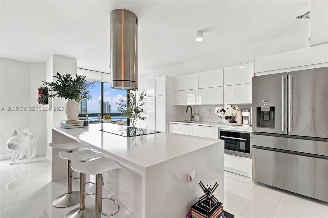 For Sale: $759,998 (2 beds, 2 baths, 1365 Square Feet)
