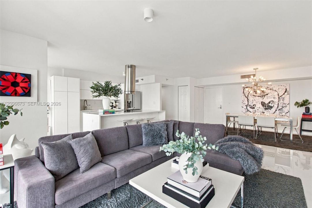 For Sale: $759,998 (2 beds, 2 baths, 1365 Square Feet)