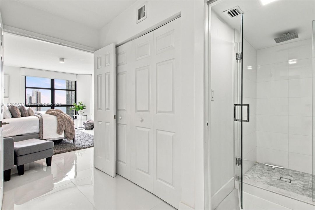 For Sale: $759,998 (2 beds, 2 baths, 1365 Square Feet)