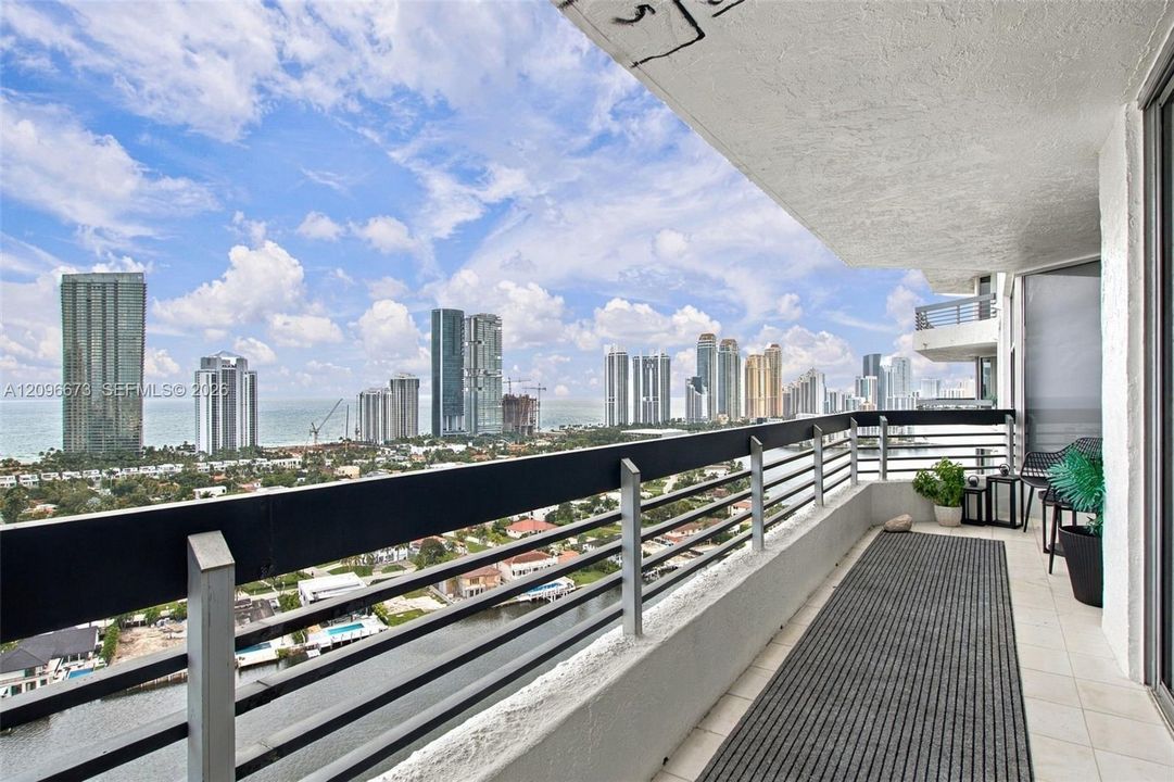 For Sale: $759,998 (2 beds, 2 baths, 1365 Square Feet)