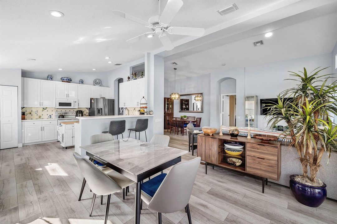 Area off kitchen