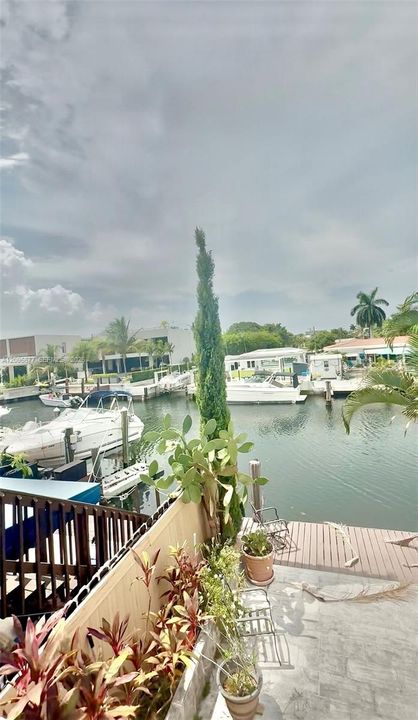 For Sale: $850,000 (2 beds, 2 baths, 1444 Square Feet)