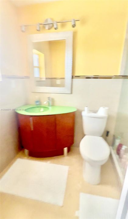For Sale: $850,000 (2 beds, 2 baths, 1444 Square Feet)