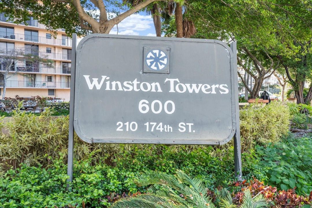 For Sale: $359,900 (2 beds, 2 baths, 1232 Square Feet)